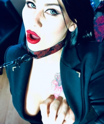 Со мной ты окунешься в мир наслаждений и разврата. У меня есть все, чтобы удовлетворить самые изысканные желания. Обладаю безупречной внешностью и опытом, которые заставят тебя забыть обо всем. Фото гарантирую свежие и реальные, чтобы не было сюрпризов при встрече. Принимаю в уютной обстановке в Москве, где ты сможешь отдохнуть и расслабиться после тяжелого дня. Люблю экспериментировать и открыта для новых впечатлений. Мои услуги будут удовлетворять даже самых требовательных господ. Жду твоего звонка, чтобы превратить твои фантазии в реальность. 🌸💋 309, 38 лет