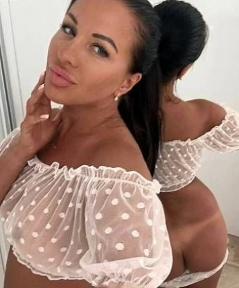 Развратная красотка с шикарной внешностью приглашает провести время в атмосфере страсти и желания. Я знаю, чего ты хочешь, и готова удовлетворить все твои потаенные мечты! 1377, 37 лет